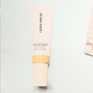 Laura Mercier Natural Dewy 2W Citrine